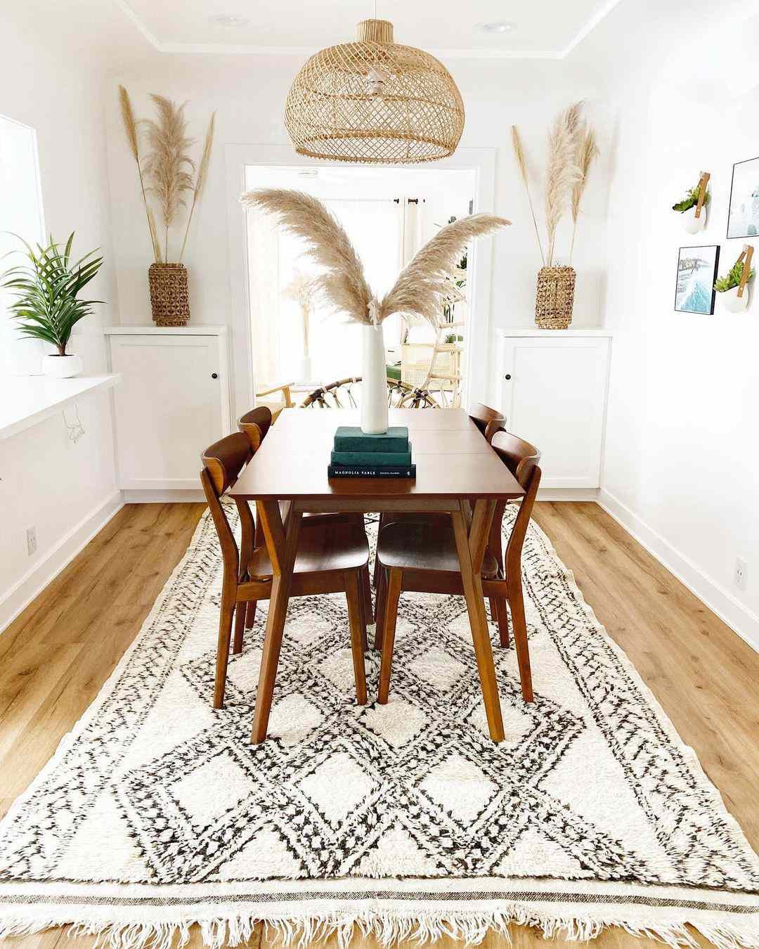 Τραπεζαρία τραπέζι centerpiece με vintage βιβλία
