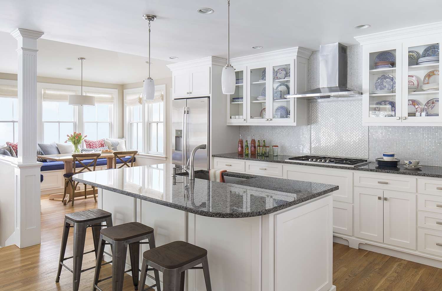 countertops γρανίτη και μικτή λευκό backsplash
