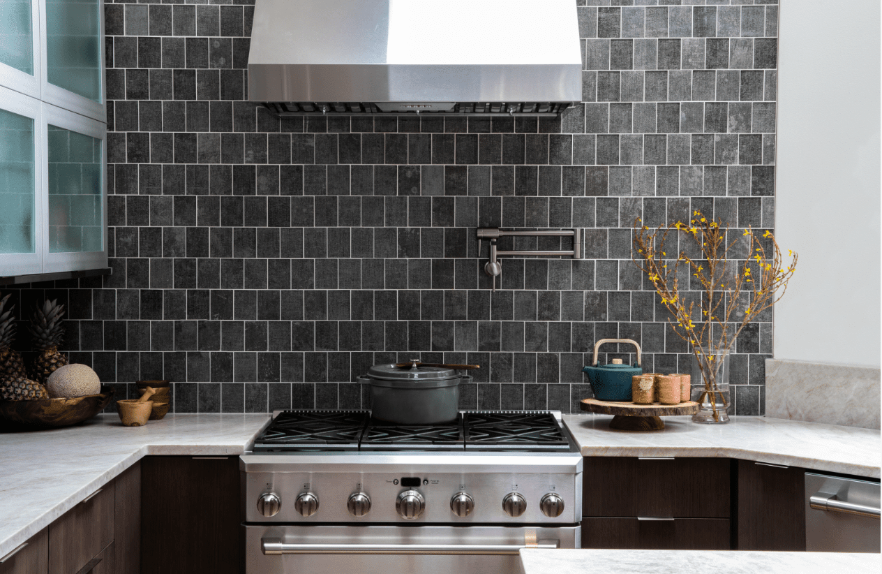 γρανίτη και μαύρο γκρι backsplash