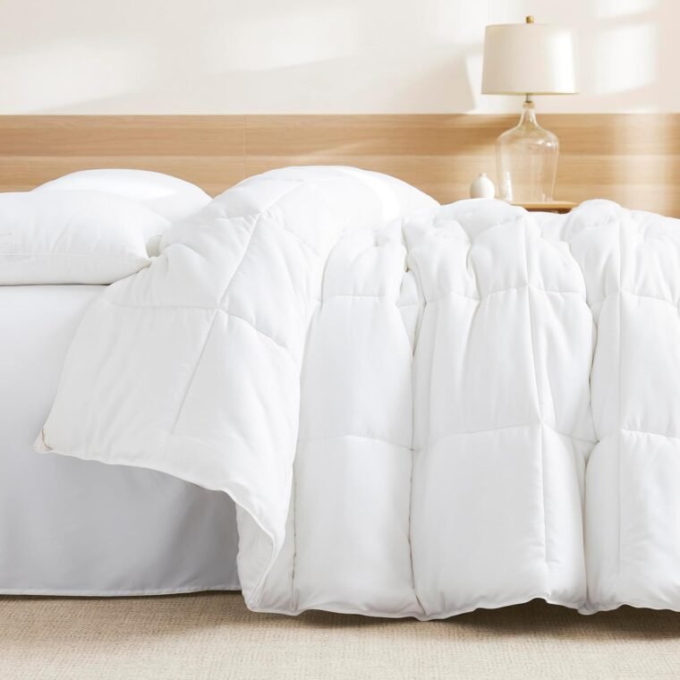 UGG 23743 Aimee King Classic Comforter Ξενοδοχείου Quality Airy Moisture Wicking Cooling Down Εναλλακτικό ανακουφιστικό με γωνιακές γλωττίδες για ζεστασιά και άνεση όλο το χρόνο, King/California King, Bright White - Image 7