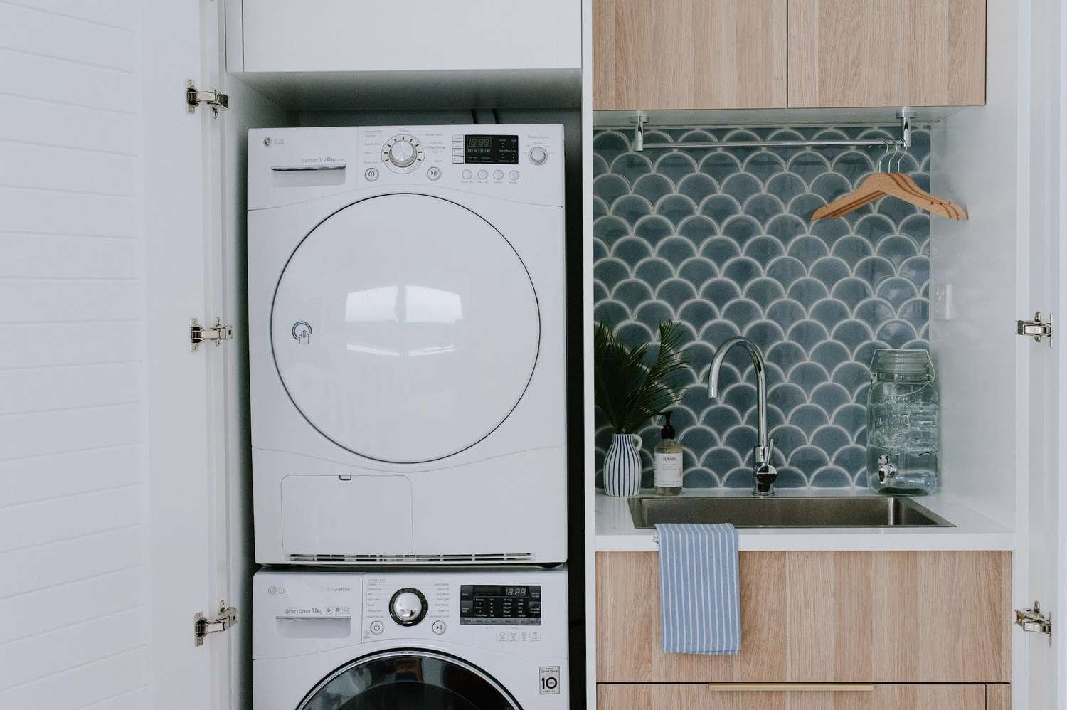 μικρά πλακάκια backsplash δωμάτιο πλυντηρίου