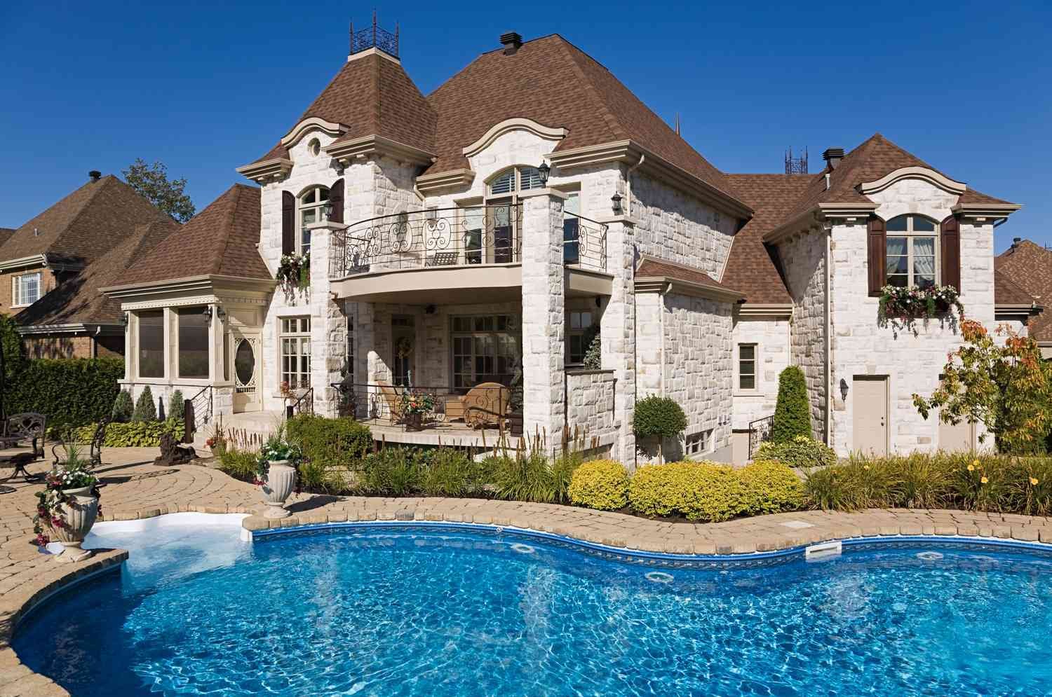 Τι είναι η McMansion
