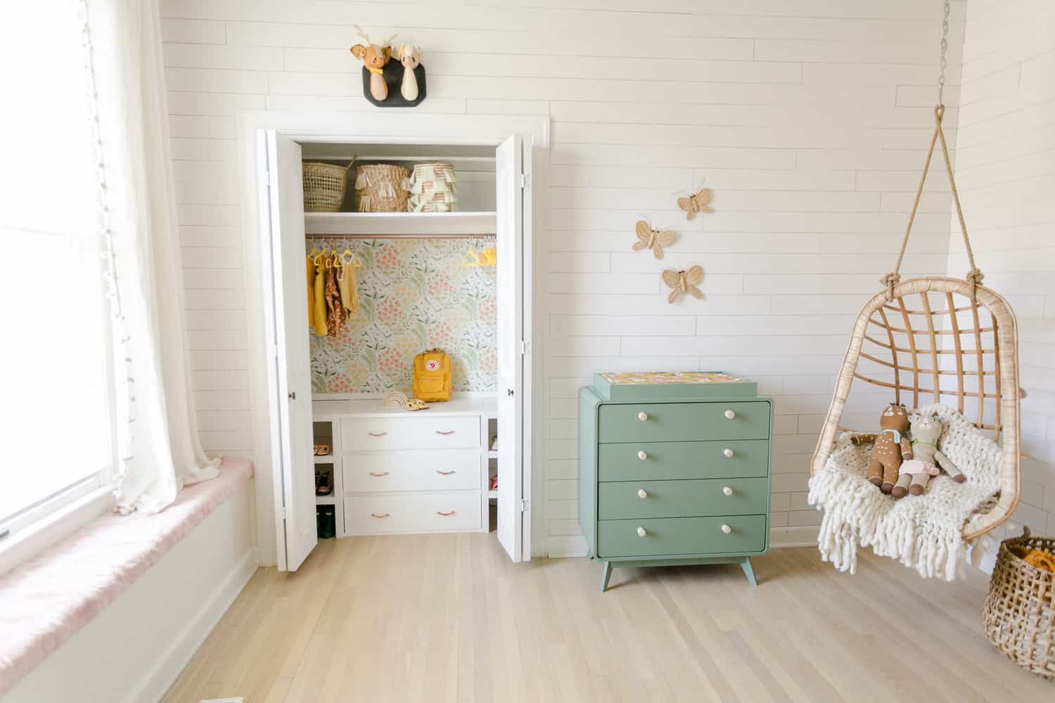 baby girl nursery