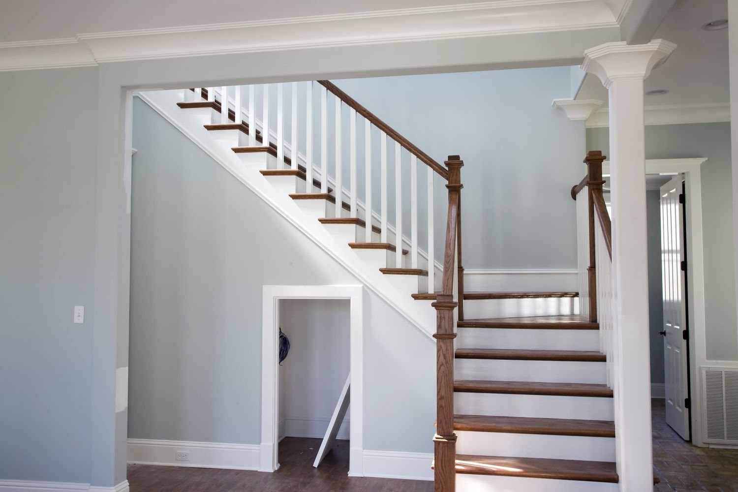 L-shaped staircase