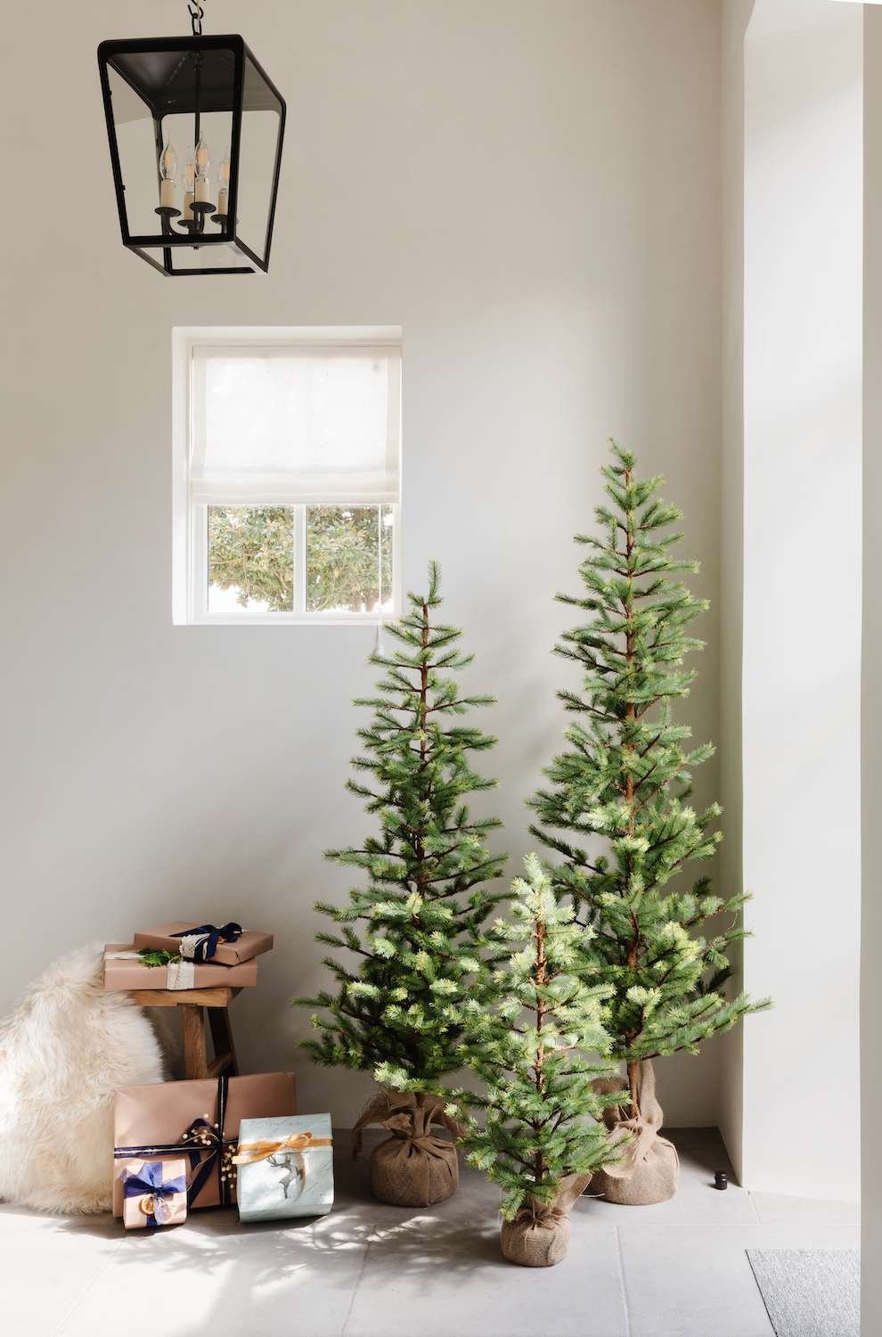 christmas hallway decorations