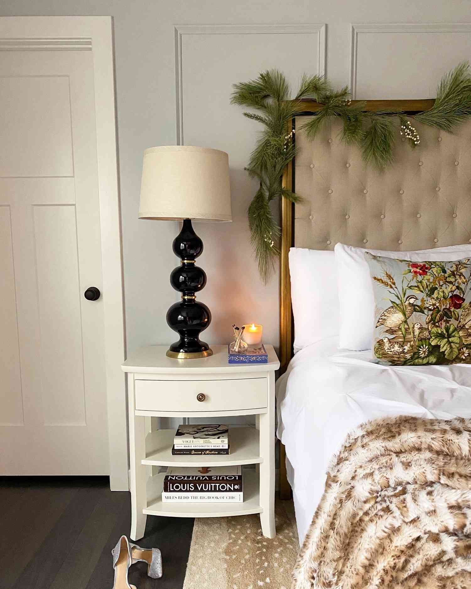 christmas headboard garland