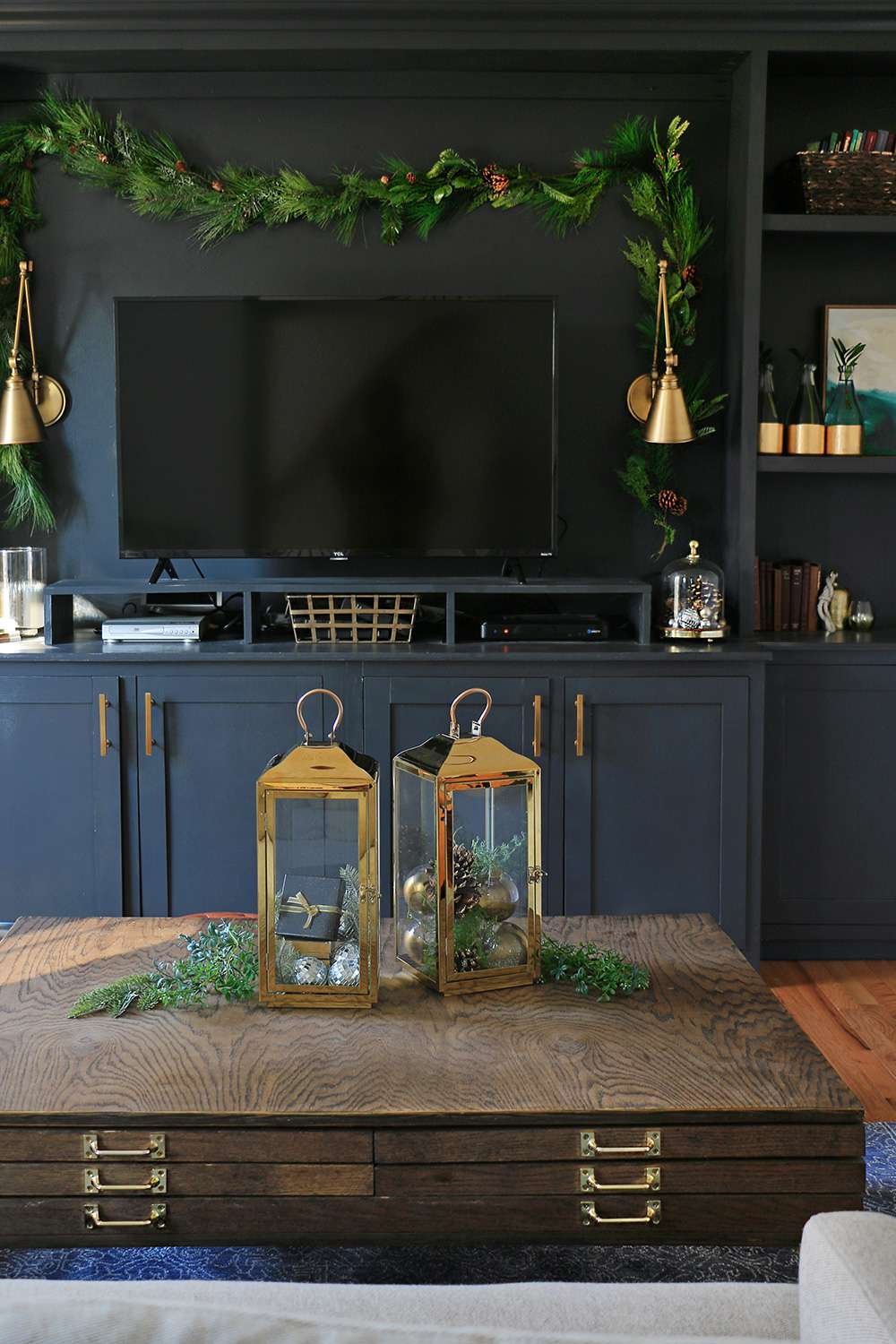 christmas decor ideas built-ins