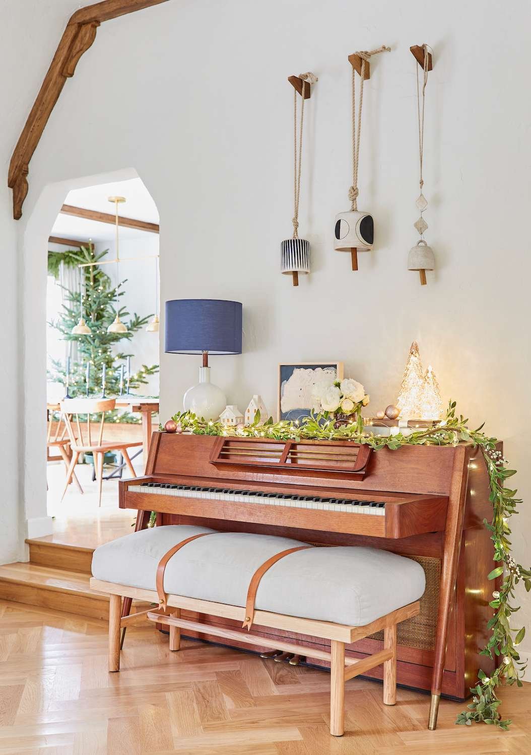 christmas decorations upright piano