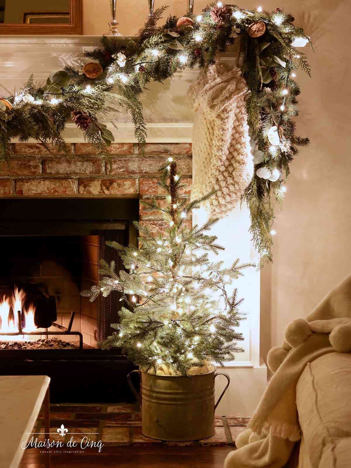 mini christmas tree decor ideas