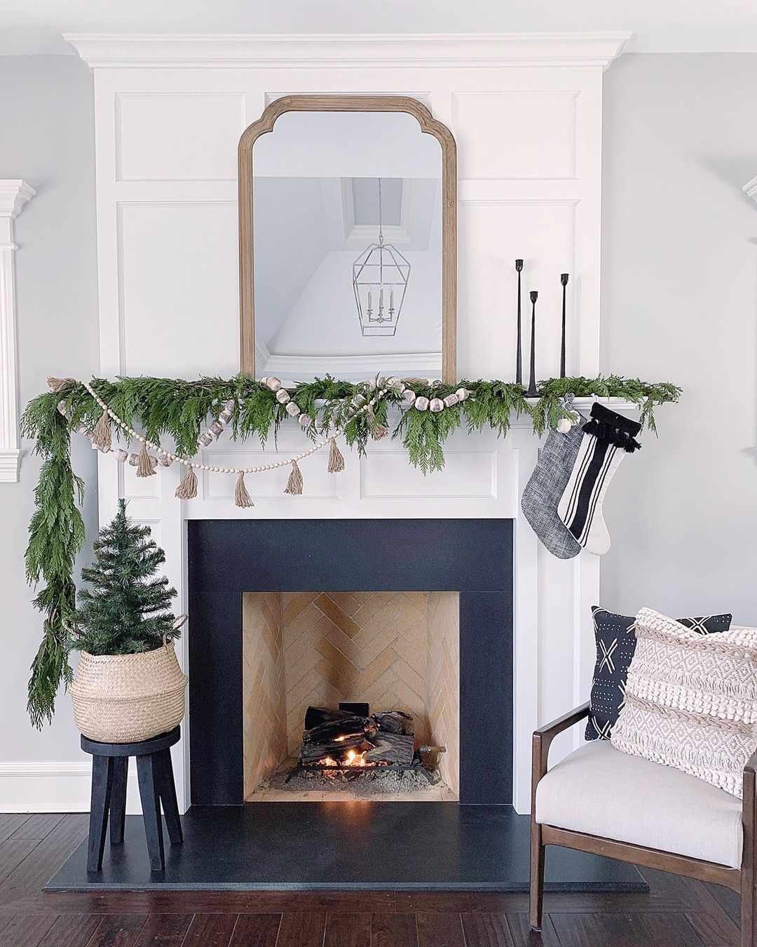 christmas fireplace decorations