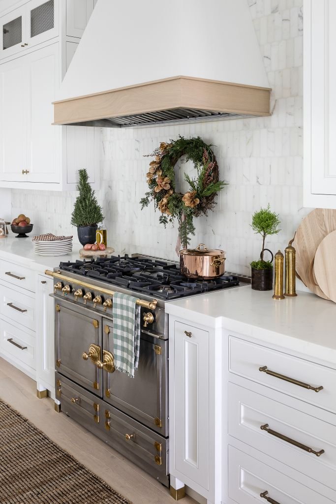christmas wreath kitchen